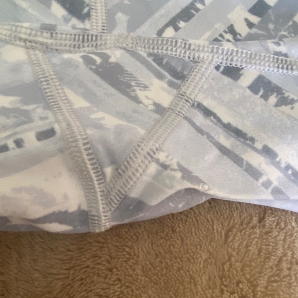 Lululemon Wunder Under 28" High Rise Leggings, Size 8 - Picture 8 of 8